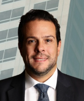 Luis Fernández B.